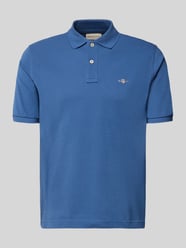 Polówka o kroju slim fit z haftowanym logo od GANT - 16