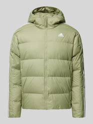 Gewatteerd jack met labelprint van ADIDAS SPORTSWEAR Groen - 14