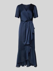 Cocktailkleid in Wickel-Optik mit V-Ausschnitt von Lipsy - 41