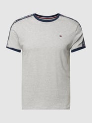 T-shirt z lampasami od Tommy Hilfiger - 45