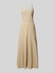 Regular Fit Leinenkleid mit Viskose-Anteil von Rinascimento Beige - 18