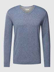 Strickpullover mit V-Ausschnitt Modell 'basic v-neck' von Tom Tailor Blau - 15