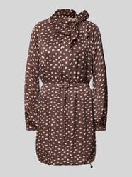 Cocktailkleid mit Stehkragen von Rinascimento - 40