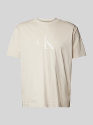 T-Shirt mit Label-Print von Calvin Klein Jeans Beige - 5