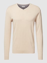 Strickpullover mit V-Ausschnitt Modell 'basic v-neck' von Tom Tailor Beige - 19