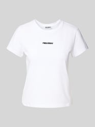 T-Shirt mit Label-Stitching und Rundhalsausschnitt von Review - 44