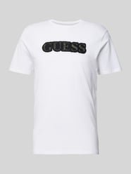 T-shirt z wyhaftowanym logo od Guess - 7