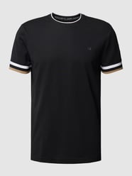 T-shirt z paskami w kontrastowym kolorze od Christian Berg Men Czarny - 45
