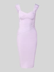 Sukienka o kroju slim fit z fakturowanym wzorem od Lipsy - 31