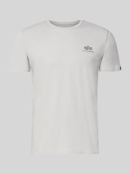 T-shirt z detalami z logo Model 'BASIC' od Alpha Industries - 24