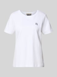 Krój regular fit T-shirt z wyhaftowanym motywem od Smith and Soul - 35