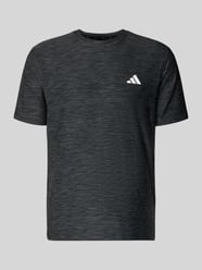 T-shirt z nadrukiem etykiety od adidas Training - 3