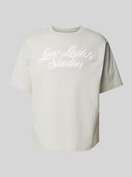 T-Shirt mit Label-Print von Low Lights Studios Grau - 2