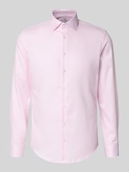 Koszula biznesowa o kroju slim fit z bawełny z kołnierzykiem typu kent od Seidensticker Fuksjowy - 48