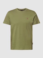 T-shirt z wyhaftowanym logo model ‘SALIS’ od Napapijri Zielony - 46