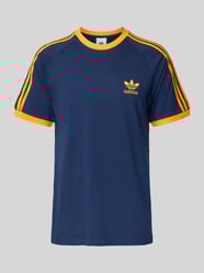 T-Shirt mit Label-Stitching und Rundhalsausschnitt von adidas Originals - 45
