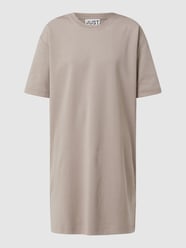Sukienka koszulowa z okrągłym dekoltem model ‘Kyoto’ od JUST FEMALE Beżowy - 2