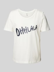 T-shirt o kroju regular fit z czystej bawełny model ‘BOLA’ od Vero Moda - 17