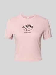 T-shirt o kroju slim fit z czystej bawełny model ‘KARINA’ od ONLY Fuksjowy - 30
