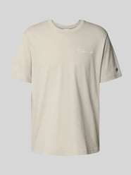 T-shirt z wyhaftowanymi logo i okrągłym dekoltem od CHAMPION - 24