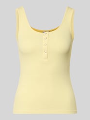 Top typu tank w kroju slim fit z mieszanki bawełny ekologicznej model 'KITTE' od PIECES - 46