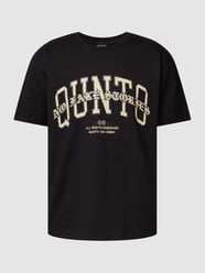 T-Shirt mit Label-Print von Qunto Grau / Schwarz - 6