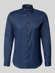 Koszula biznesowa Slim Fit z kołnierzykiem kent od Jake*s - 43