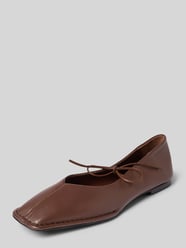 Ballerina's van leer met vetersluiting model 'Sway' van ALOHAS - 3