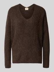Sweter z dzianiny z mieszanka wełny z dekolt w serek model 'THORA' od MOS MOSH - 45