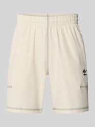 Regular Fit Shorts mit Label-Stitching von adidas Originals - 8