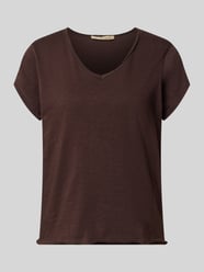 t-shirt ze zrolowanym brzegiem i dekoltem w serek od Smith and Soul - 2