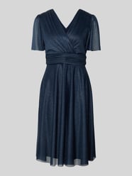 Cocktailkleid mit V-Ausschnitt von Christian Berg Cocktail - 4