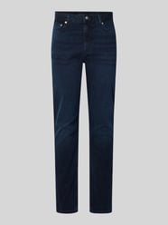 Jeansy o kroju slim fit z mieszanki bawełny model ‘BLEECKER’ od Tommy Hilfiger - 19