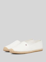 Espadryle z wyhaftowanym logo od Tommy Hilfiger - 7