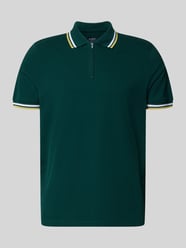 Slim Fit Poloshirt mit Kontraststreifen und Reißverschluss von MCNEAL - 38