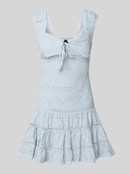 Minikleid mit Lochspitze Modell 'Cornelia' von Gina Tricot - 16