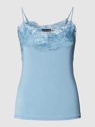 Top met kant, model 'CLARA' van Soaked in Luxury Blauw - 42