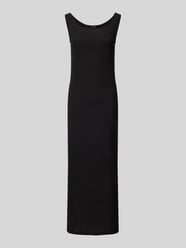 Sukienka midi z fakturowanym wzorem model ‘LUNA’ od Pieces - 8