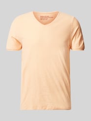 T-Shirt mit V-Ausschnitt von MCNEAL Orange - 28