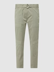 Fashion Fit Cargohose mit Stretch-Anteil und verkürztem Bein Modell 'Kora' von Cambio Grün - 18