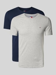 Slim Fit T-Shirt mit Logo-Badge im 2er-Pack von Tommy Jeans - 18