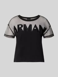 T-shirt w kroju regular fit z haftowanym logo od Armani Exchange - 3
