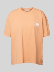 Relaxed Fit T-Shirt mit Rundhalsausschnitt von OH APRIL Orange - 29