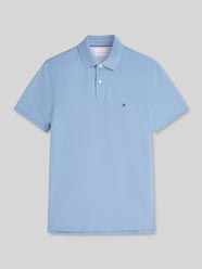 Regular Fit Poloshirt aus Baumwoll-Mix von Tommy Hilfiger - 1