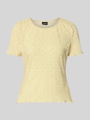 t-shirt o kroju slim fit ze wzorem na całej powierzchni model 'FLORA' od PIECES - 39