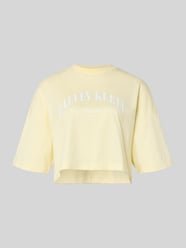 T-shirt o krótkim kroju z nadrukiem z logo od Calvin Klein Jeans - 17