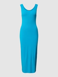 Sukienka midi na szerokich ramiączkach model ‘SEVERE’ od Drykorn - 24