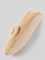 Hausschuhe aus Kunstfell in Schlupfform von CAPELLI NEW YORK Beige - 16