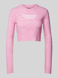 Cropped Strickpullover mit Label-Print von Tommy Jeans Pink - 20