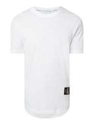 Long Fit T-Shirt mit Logo-Aufnäher von Calvin Klein Jeans - 44